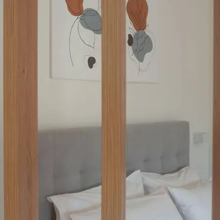 Athinais Luxury 2 Apartment *